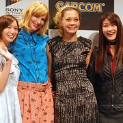 芹那、『バイオハザード』の祭典で美女に囲まれド緊張!