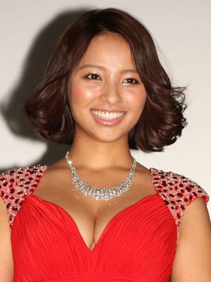 キャバクラは怖いところ 元カリスマキャバ嬢が告白 主演女優もドキドキ シネマトゥデイ