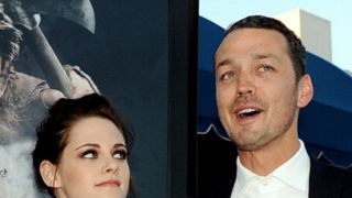 主演女優と不倫！『スノーホワイト』ルパート・サンダーズ監督、離婚へ