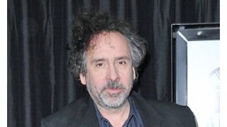 ティム・バートン監督、転倒事故で入院　腕と肩を骨折