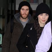 『ドラゴン・タトゥーの女』のルーニー・マーラ、婚約か?