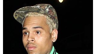 クリス・ブラウンが社会奉仕活動の記録を改ざん？