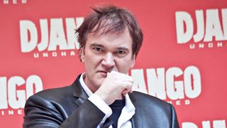 クエンティン・タランティーノが日本で18歳以上男子限定のイベント開催！キャノン砲でチョコを乱射！