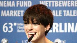 新婚のアン・ハサウェイ、『レ・ミゼラブル』でオスカーを獲れたら人生で最も幸せ！