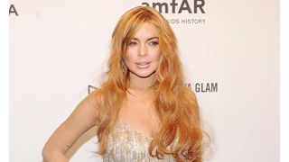 リンジー・ローハン、チャーリー・シーンの口利きで借りたドレスをボロボロにして返却