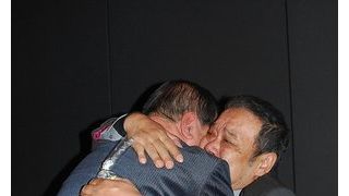 西田敏行、大雪の東北で涙の抱擁!東北三県で映画『遺体 明日への十日間』舞台あいさつ敢行!