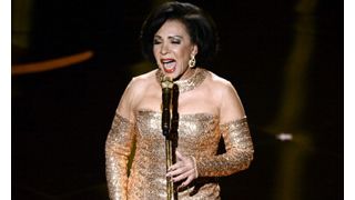 『007』スペシャルトリビュートにシャーリー・バッシー！『007/ゴールドフィンガー』テーマ熱唱にスタンディングオベーション！