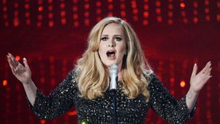 アデル、アカデミー賞で復活パフォーマンス！