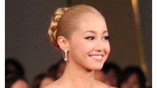 沢尻エリカ、8か月ぶりに公の場！日本アカデミー賞授賞式にシックなドレスで堂々とレッドカーペット