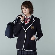 米倉涼子、女子高生役の制服姿が公開!現役高校生と気迫で勝負!