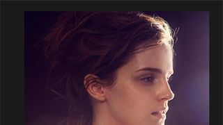 エマ・ワトソンが脱いだ！環境プロジェクトに賛同しトップレス姿を披露！