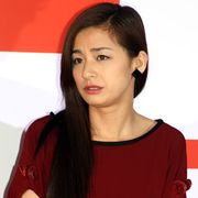 尾野真千子、半べそ状態!あまりの寒さに震える