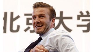 デヴィッド・ベッカム「生死有命富貴由天」と刻まれた中国語のタトゥーを披露!