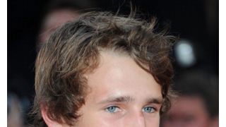 ショーン・ペンの息子、パパラッチを突き飛ばす