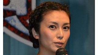 柴咲コウ、マリンスタイルで登場!コナン出演はプレッシャーだったと心情を吐露