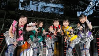 ももいろクローバーZ、4時間半の全力パフォーマンスにモノノフ熱狂!mihimaru GT、南こうせつと共演!