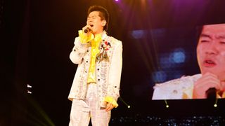 ホリエモン、ニコニコ超パーティーで熱唱!大満足も最後はおりの中?