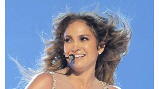 ジェニファー・ロペス、インタビュー中に発砲騒ぎで避難!