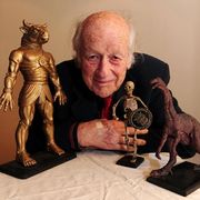 特撮技術のパイオニア、レイ・ハリーハウゼンさんが死去 享年92歳
