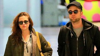 ロバート・パティンソン、クリステン・スチュワートの家から私物と犬を引き取る