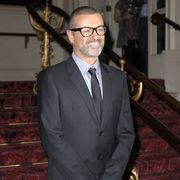 走行中の車から転落したというジョージ・マイケルを警察が調査