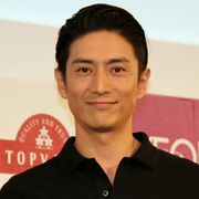 長澤まさみと熱愛報道の伊勢谷友介、「交際は順調?」の質問に無言貫く