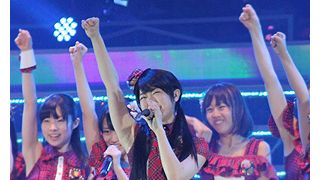 峯岸みなみ、AKBグループ研究生公演でいじられまくり？103人集結に武道館熱狂！