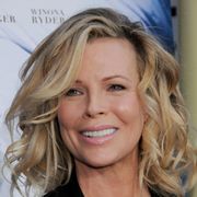 キム・ベイシンガー、不妊の問題を抱えるキャリアウーマンに