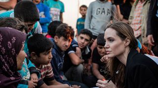 アンジェリーナ・ジョリー、手術公表後初の難民慰問