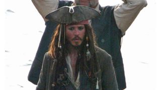 ジョニー・デップ、常にジャック・スパロウの衣装を持って移動