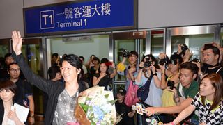 福山雅治、香港で1,000人超の熱烈歓迎！「ガリレオ」続編への思いを明かす