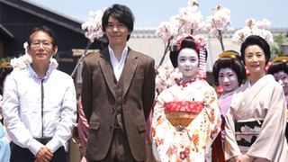 周防正行監督、妻・草刈民代とは現場でもラブラブ!出演者が暴露