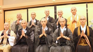吉沢亮、全員丸刈り姿のユニット!「極楽ボーイズ」で紅白目指す?