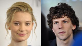 公の場でキス…ジェシー・アイゼンバーグ&ミア・ワシコウスカ、熱愛?