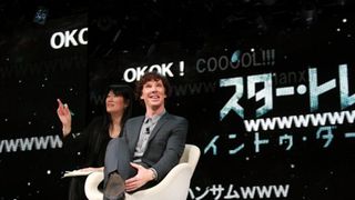 ベネディクト・カンバーバッチがニコファーレに降臨!日本のファンにコメントを要求!