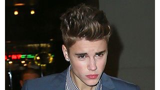 未成年のジャスティン・ビーバーを入店させたナイトクラブが起訴される