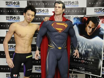 水泳・入江陵介がスーパーマンに！『マン・オブ・スティール』と「世界水泳」のコラボCMが完成！
