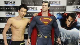 水泳・入江陵介がスーパーマンに!『マン・オブ・スティール』と「世界水泳」のコラボCMが完成!