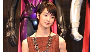 剛力彩芽、初アクションも楽しんだ!綾野剛もポジティブオーラを称賛