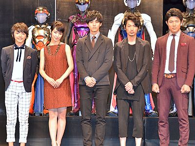 ガッチャマン 松坂桃李 綾野剛が生ワイヤーアクション披露 シネマトゥデイ