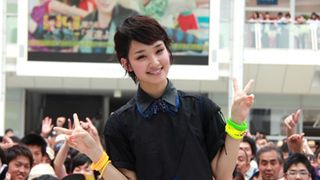 歌手デビューの剛力彩芽、紅白&レコ大に謙遜「まだまだ」