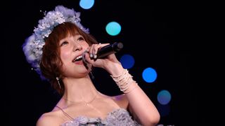 篠田麻里子、号泣…「生まれ変わってもAKB48」