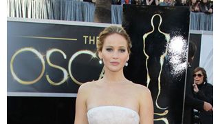 ジェニファー・ローレンス、主演女優賞のオスカー像は自宅に飾らず実家へ