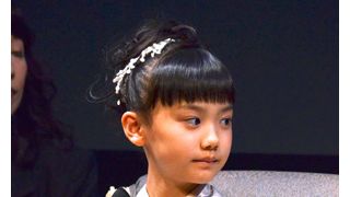 芦田愛菜、流暢な英語でごあいさつ！　デル・トロ監督はトトロ？