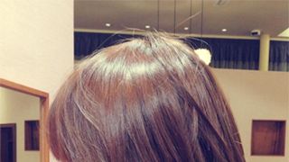 篠田麻里子、イメチェン!髪にブルーのメッシュ!