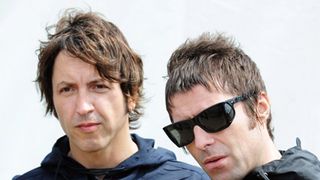 来日中止のビーディ・アイ、ゲム・アーチャーが事故で重症…復帰は未定