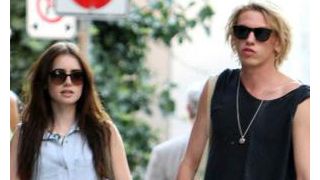 リリー・コリンズ、ジェイミー・キャンベル・バウアーと破局