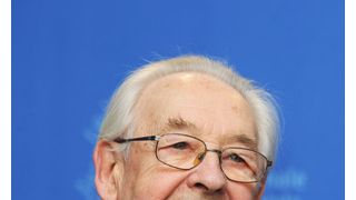 ポーランドの巨匠アンジェイ・ワイダ監督に功労賞
