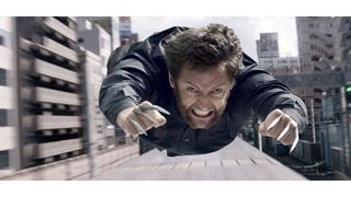 ヒュー・ジャックマン、新幹線の“上”で飛ぶ!?　ノースタントの超絶アクションが公開！