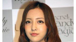 AKB48卒業から一夜…板野友美が心境「まだ卒業の実感がわきません」